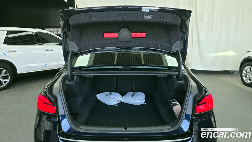 BMW 5-Series 530i M Sport Package, 2023