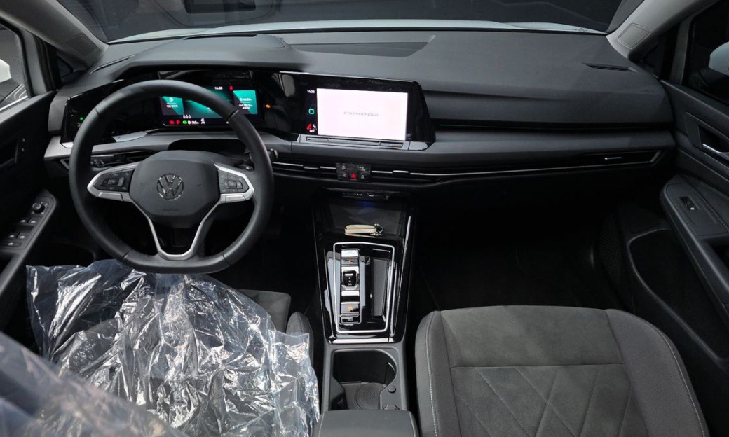 Volkswagen Golf 2.0 TDI Prestige, 2024