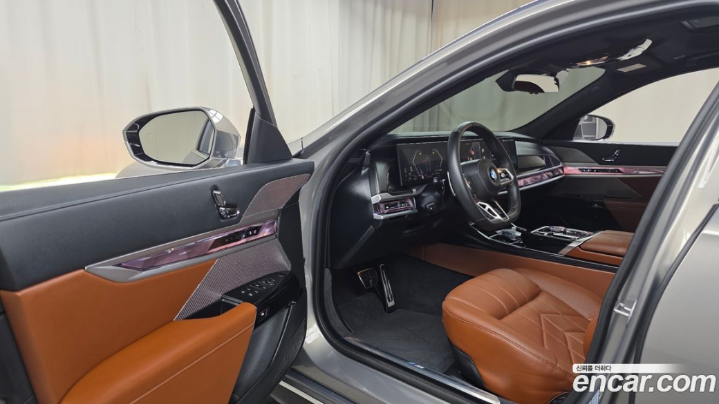 BMW 7-Series 740i xDrive M Sport, 2025