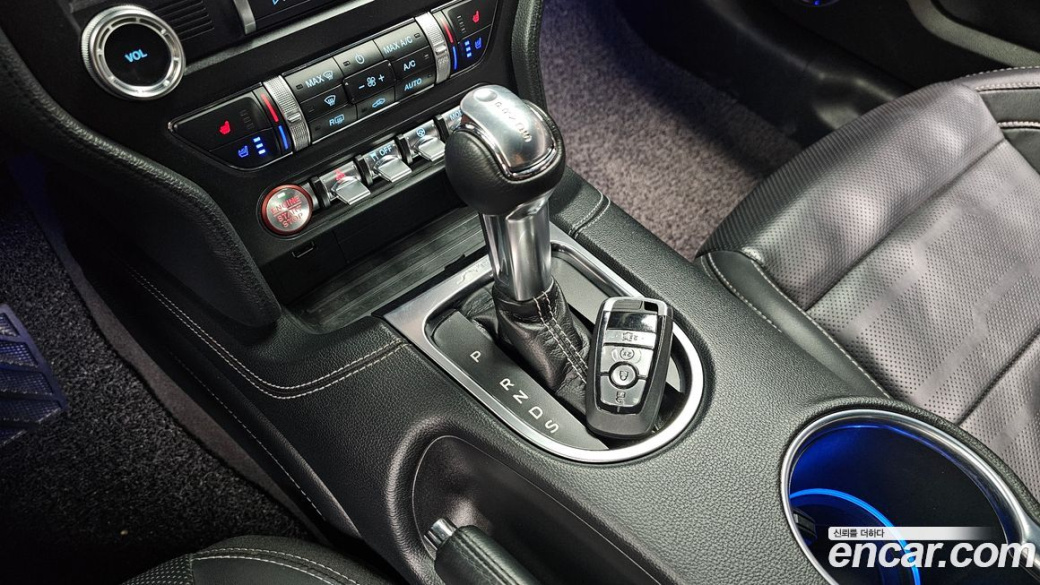 Ford Mustang Convertible, 2022