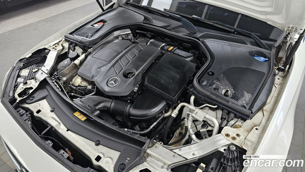 Mercedes-Benz E-Class E220d 4MATIC AMG Line, 2022