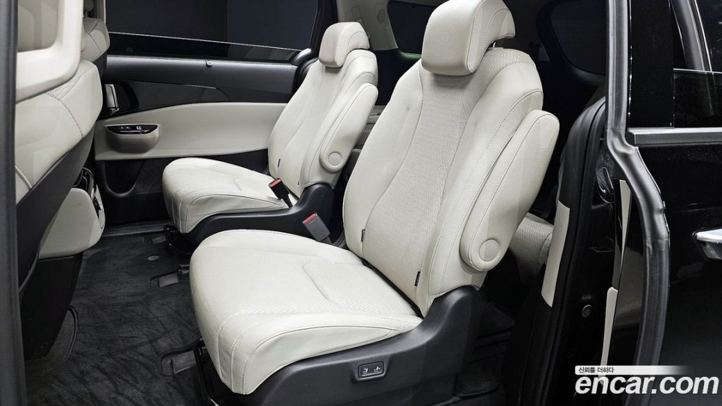 Kia Carnival 9-Seater Noblesse, 2023