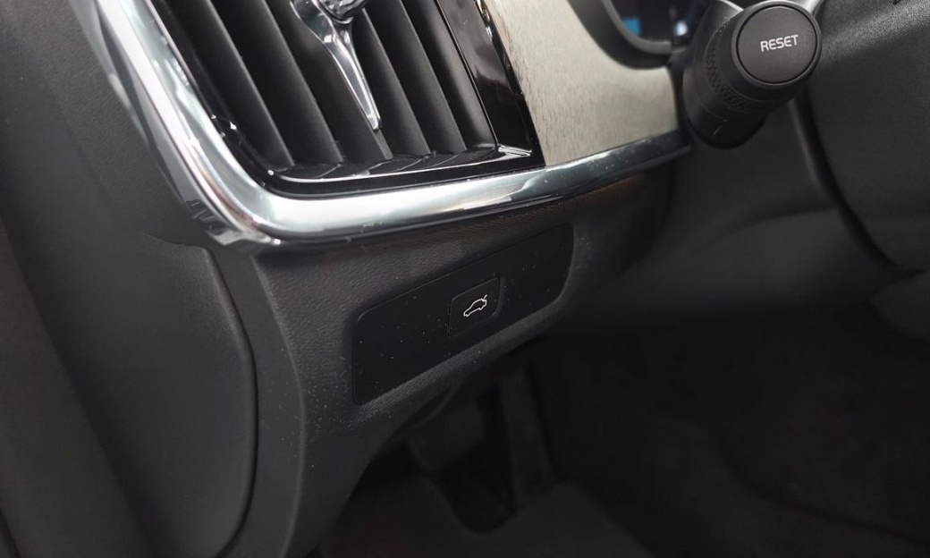Volvo V90 B5 Plus AWD, 2025