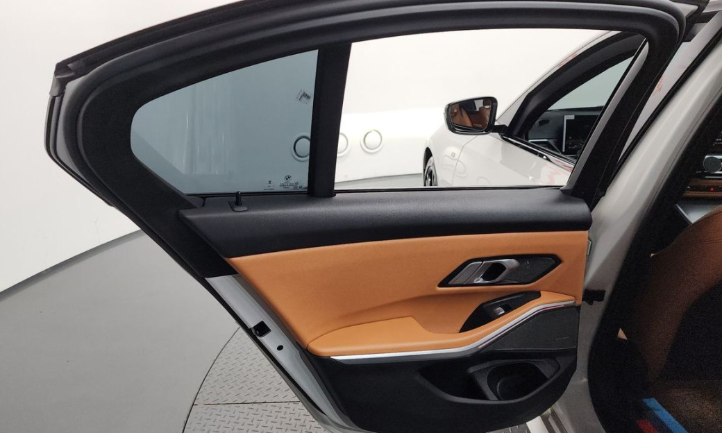 BMW 3-Series 320i M Sport, 2024