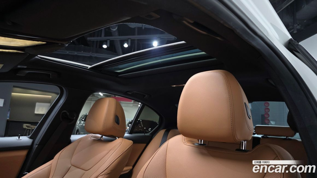 BMW 3-Series 320i M Sport, 2023