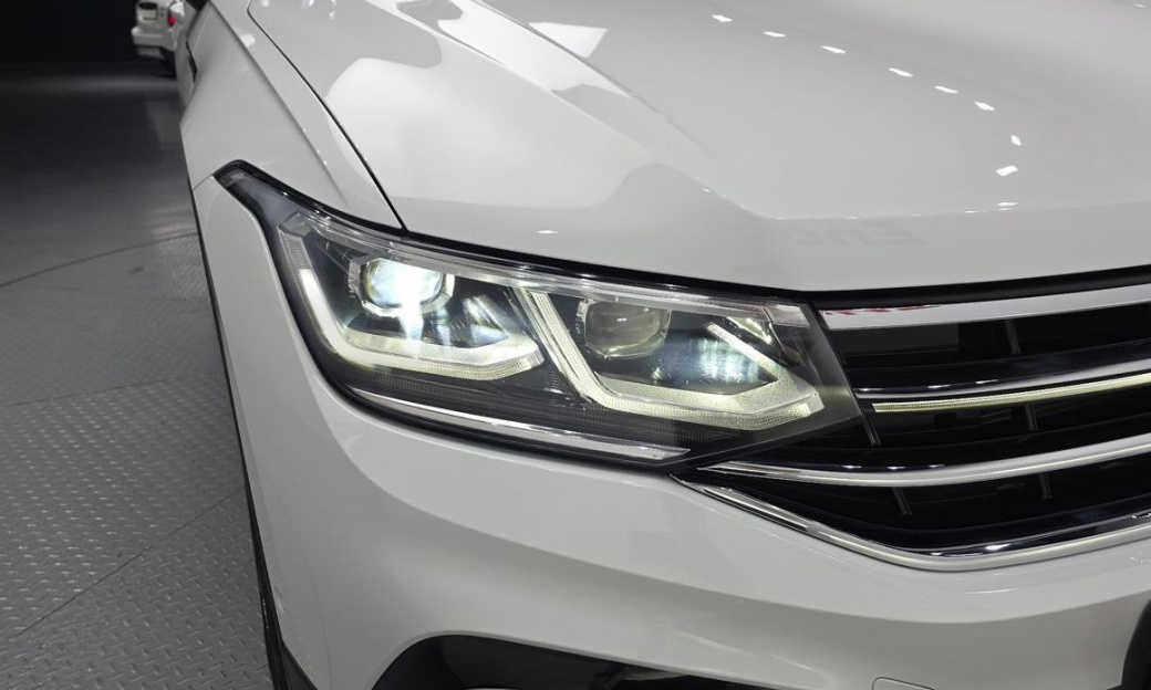 Volkswagen Tiguan 2.0 TSI Prestige, 2024