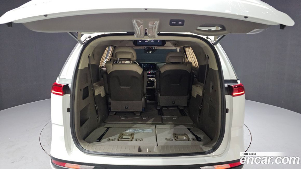 Kia Carnival 7-Seater Hi-Limousine, 2023