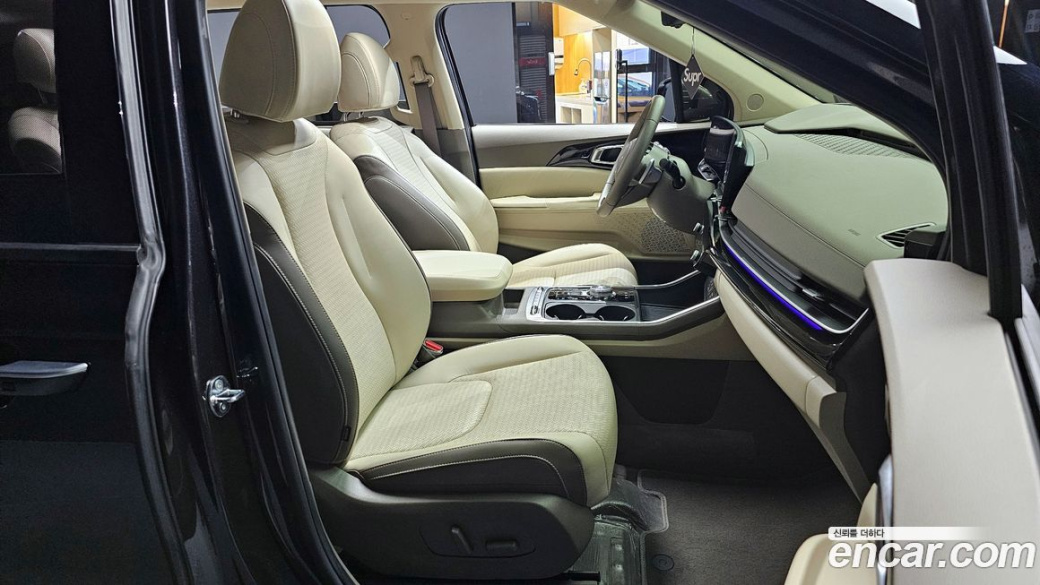 Kia Carnival 7-Seater Gravity, 2024