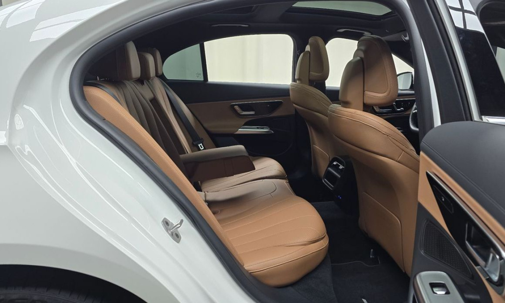 Mercedes-Benz E-Class E200 AMG Line, 2026