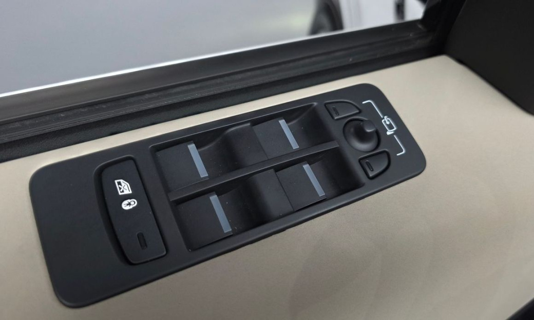 Land Rover Discovery Sport P250 S, 2025