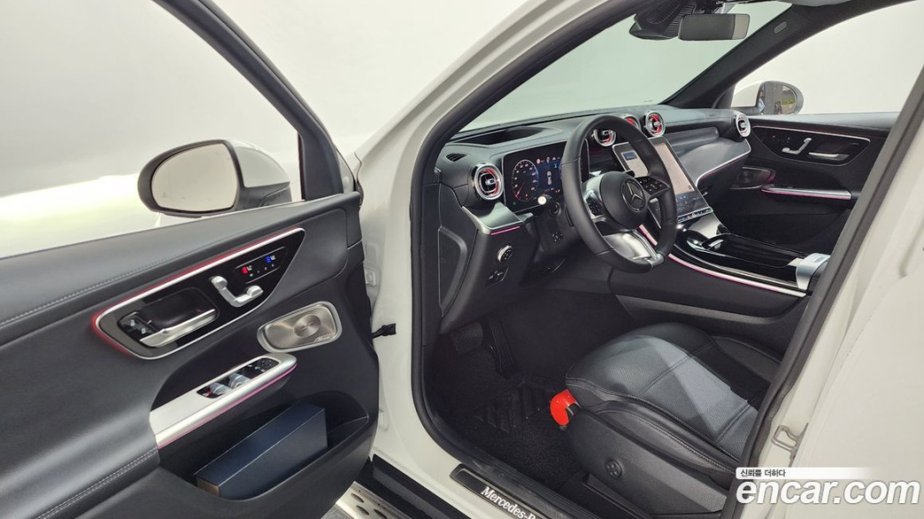 Mercedes-Benz GLC-Class GLC 300 4MATIC Avantgarde, 2025