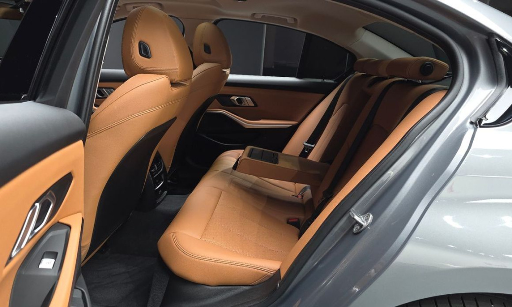 BMW 3-Series 320i, 2025
