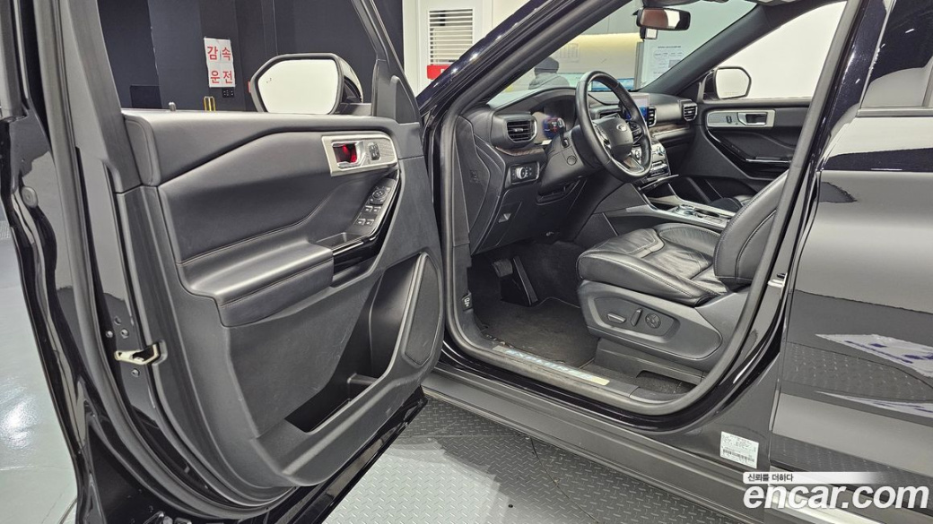 Ford Explorer 3.0 Platinum 4WD, 2022