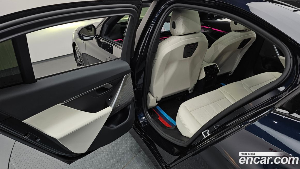 BMW 5-Series 520i M Sport, 2025