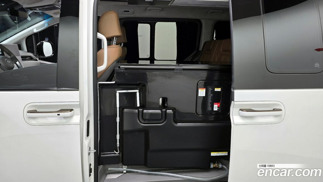 Hyundai Staria 2WD Camping Car, 2024