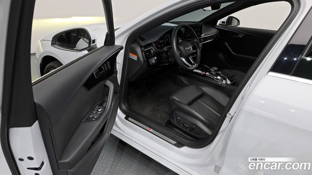 Audi A4 40 TFSI Premium, 2021
