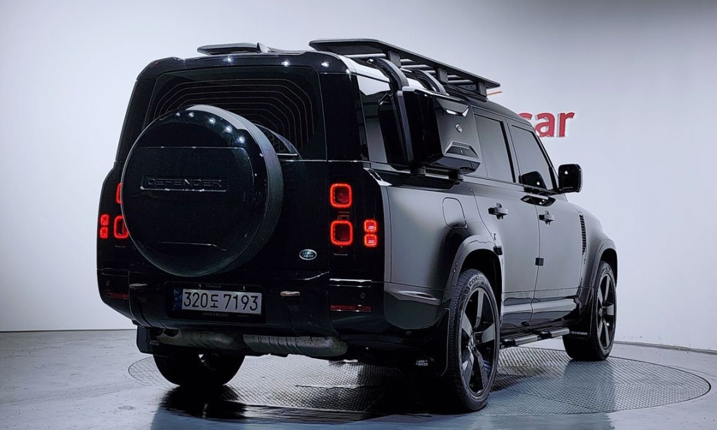 Land Rover Defender 130 D300 X-Dynamic HSE, 2023