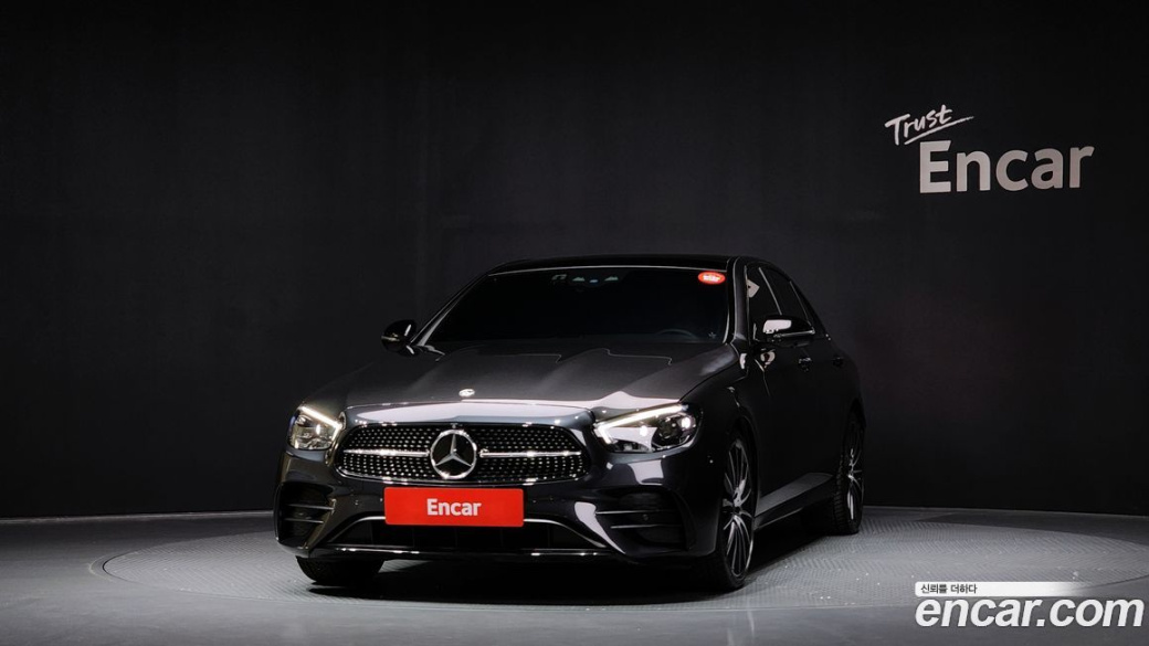 Mercedes-Benz E-Class E350 4MATIC AMG Line, 2023