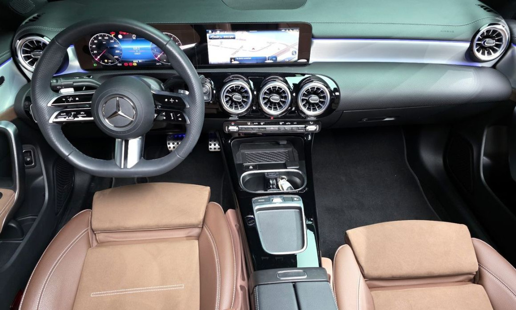Mercedes-Benz CLA-Class CLA250 4MATIC, 2025