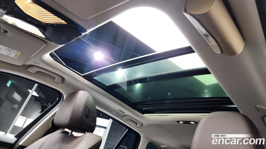 BMW 3-Series 320i Touring Luxury, 2022