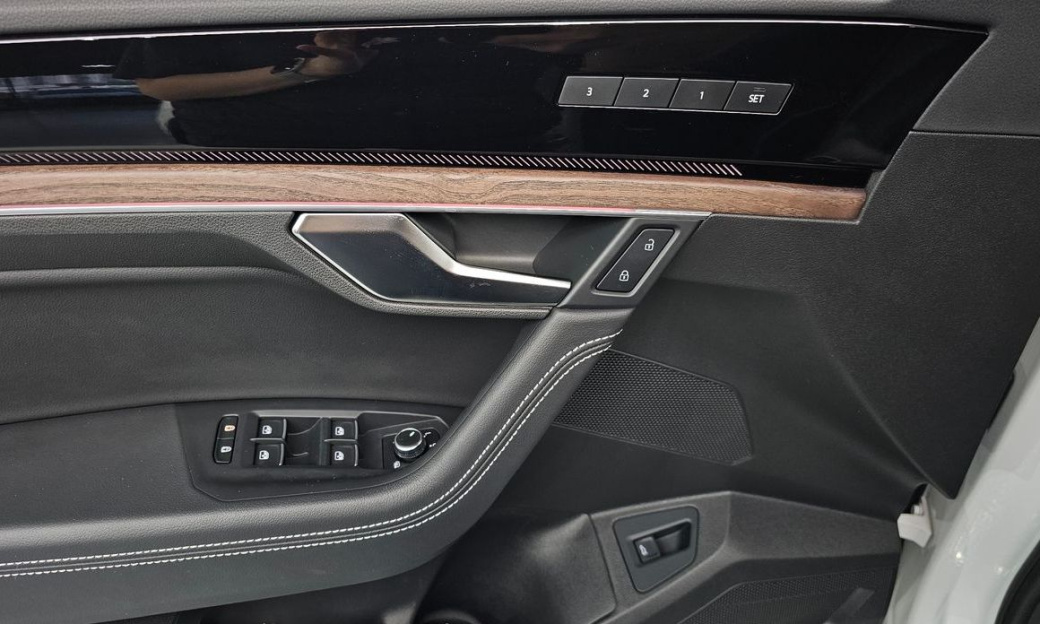 Volkswagen Touareg 3.0 TDI Prestige, 2024