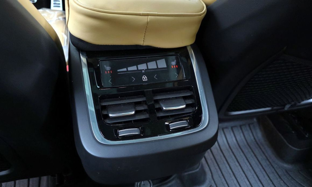 Volvo XC60 B6 Ultimate Bright, 2023