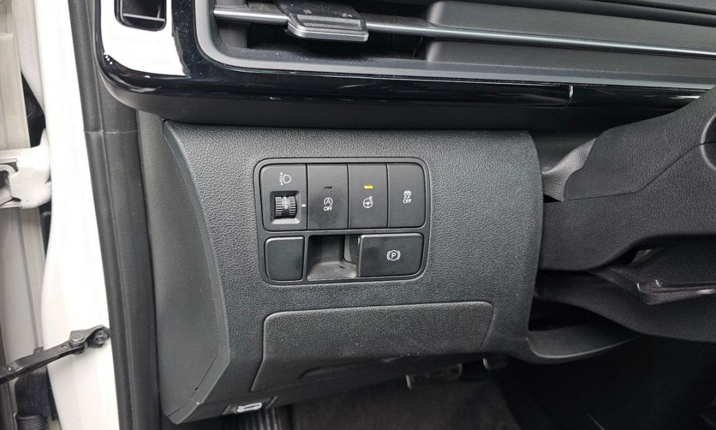 Hyundai Staria Lounge 9-Seater, 2024