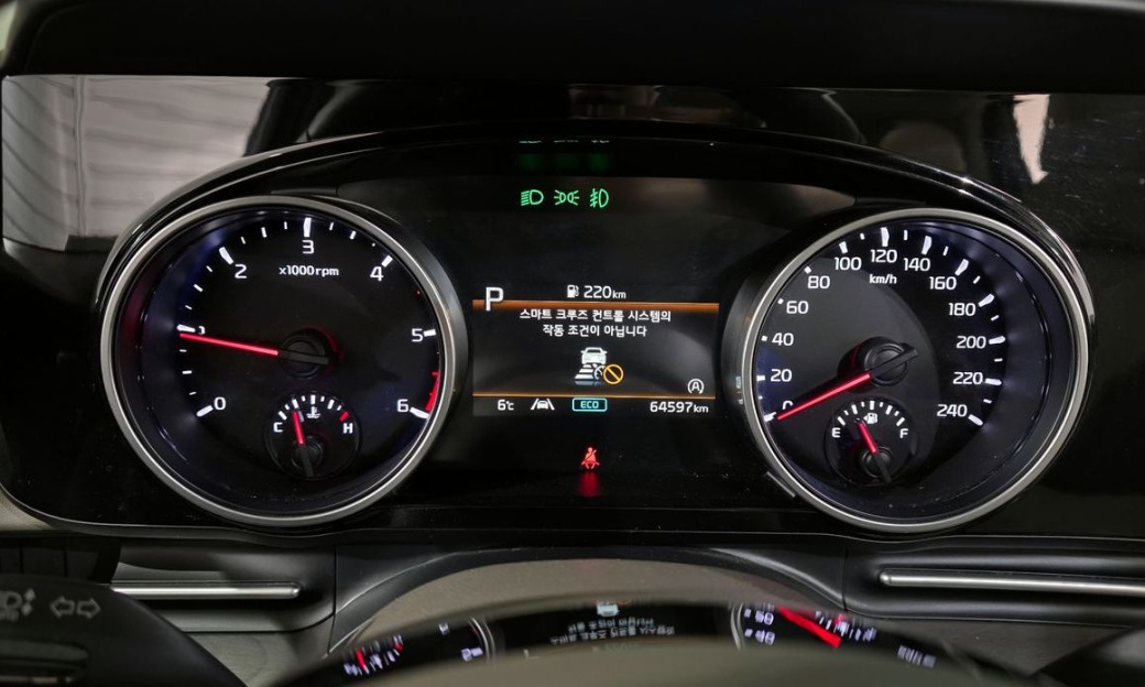 Kia Carnival 7-Seater Outdoor, 2023