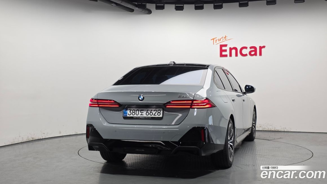 BMW 5-Series 520i M Sport, 2025