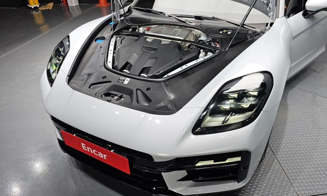 Porsche Panamera 4.0 GTS, 2025