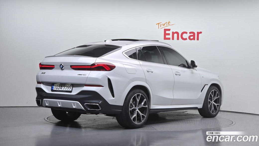 BMW X6 xDrive40i M Sport, 2022
