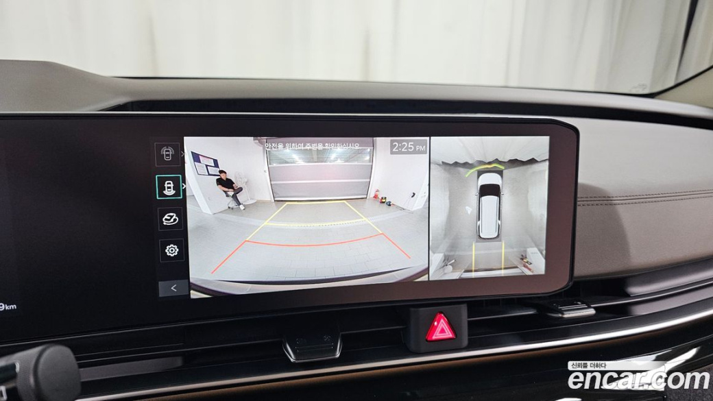 Kia Carnival 7-Seater Gravity, 2025