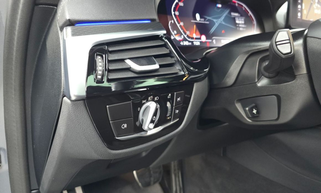 BMW 5-Series 520i M Sport, 2023