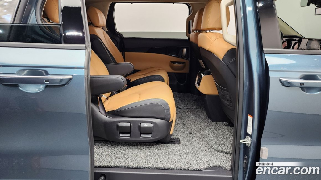 Kia Carnival 7-Seater Noblesse, 2023