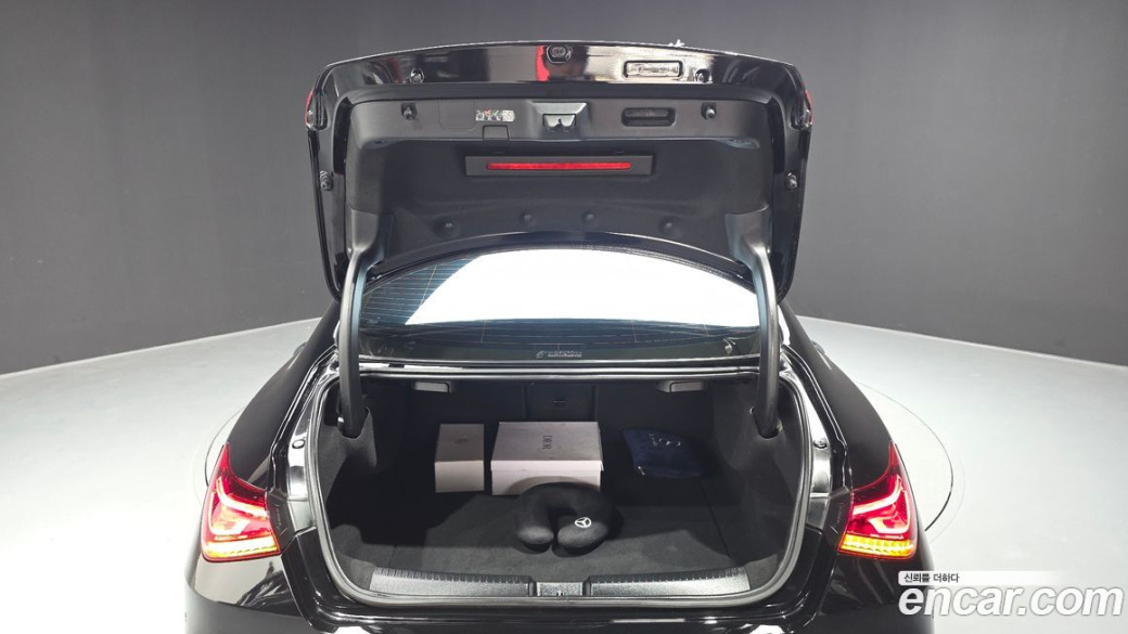 Mercedes-Benz CLA-Class CLA250 4MATIC, 2023