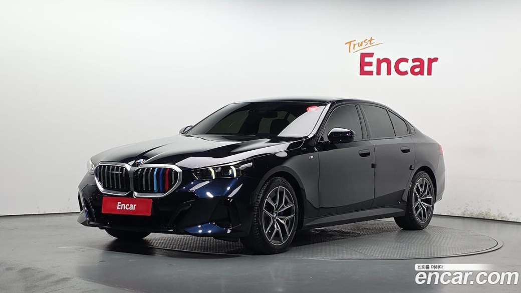 BMW 5-Series 520i M Sport, 2025