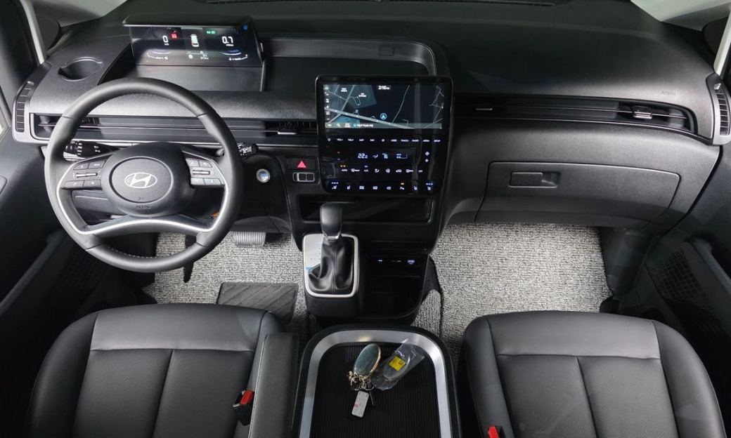 Hyundai Staria Cargo 5-Seater, 2025