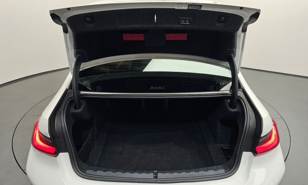 BMW 3-Series 320i M Sport, 2024
