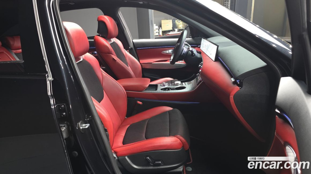 Genesis GV70 2.5T Gasoline AWD, 2025