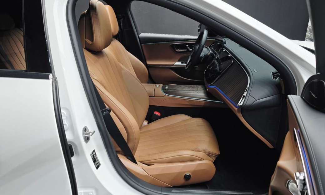 Mercedes-Benz E-Class E450 4MATIC Exclusive, 2024