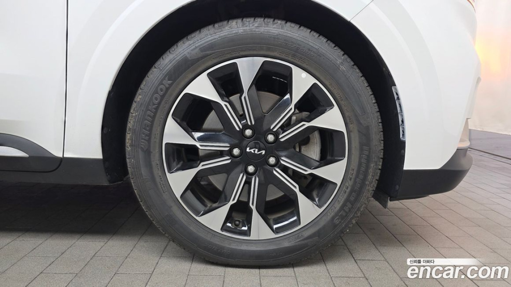 Kia Carnival 9-Seater Signature, 2023