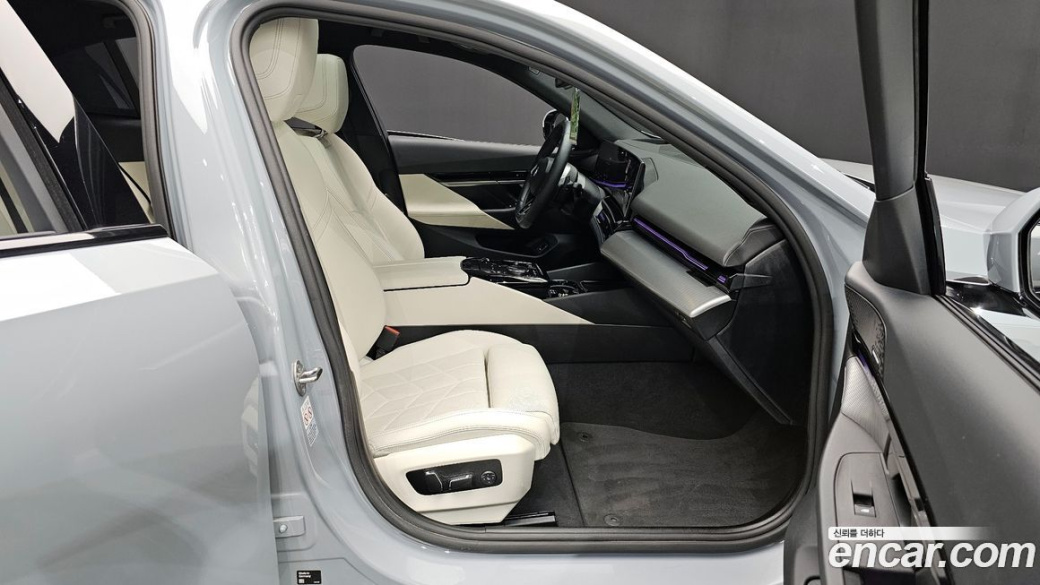 BMW 5-Series 523d xDrive M Sport, 2024