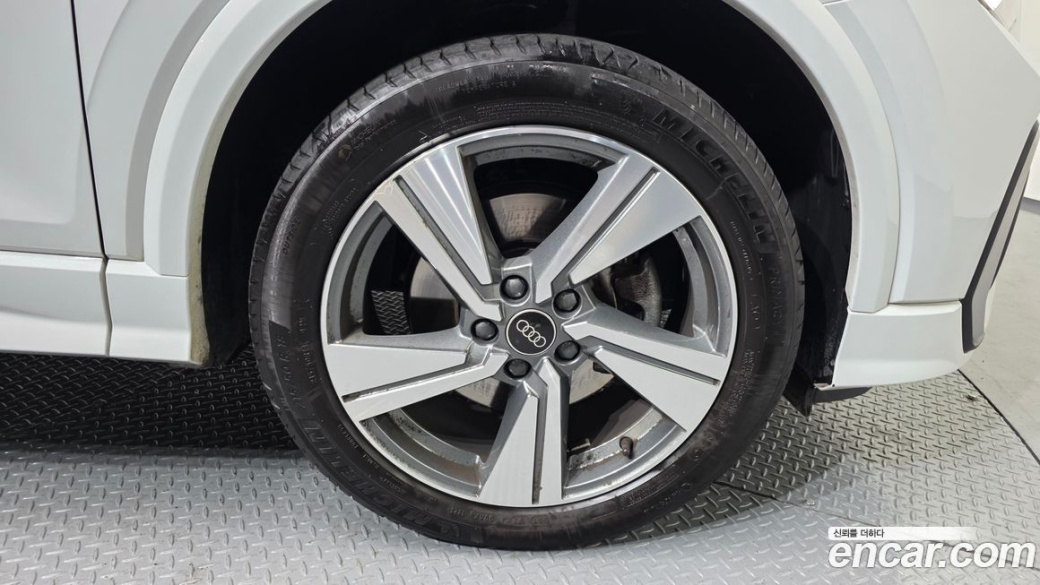 Audi Q2 35 TDI Premium, 2023