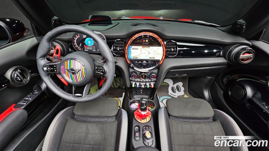 Mini Cooper Convertible JCW, 2024