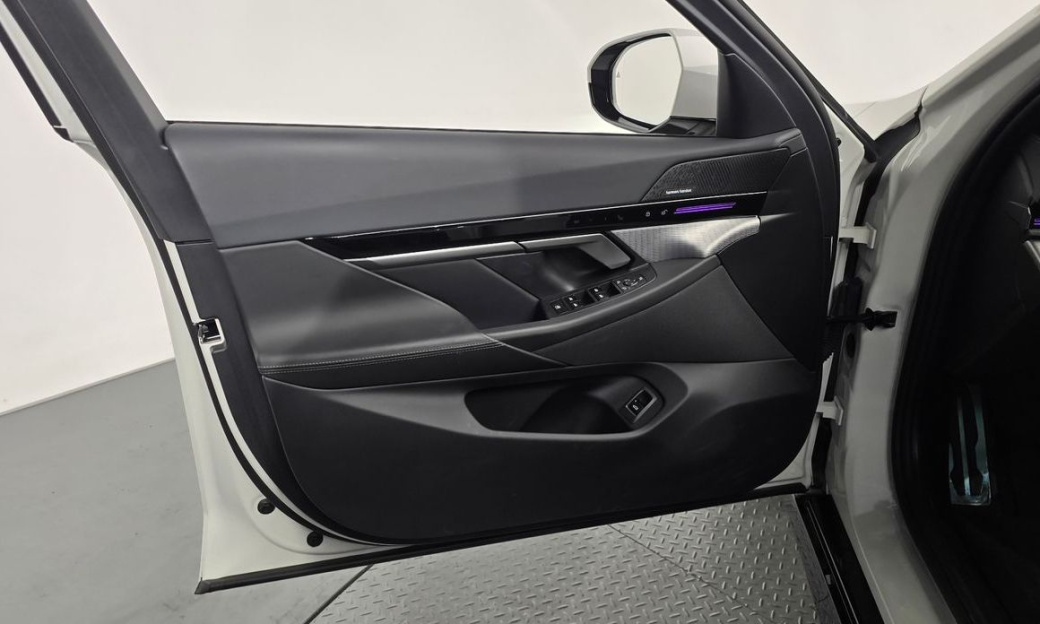 BMW 5-Series 520i M Sport, 2024