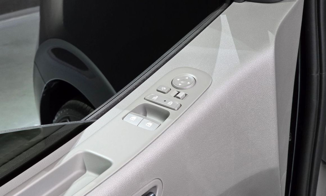 Hyundai Staria 4WD Lounge 9-Seater, 2023