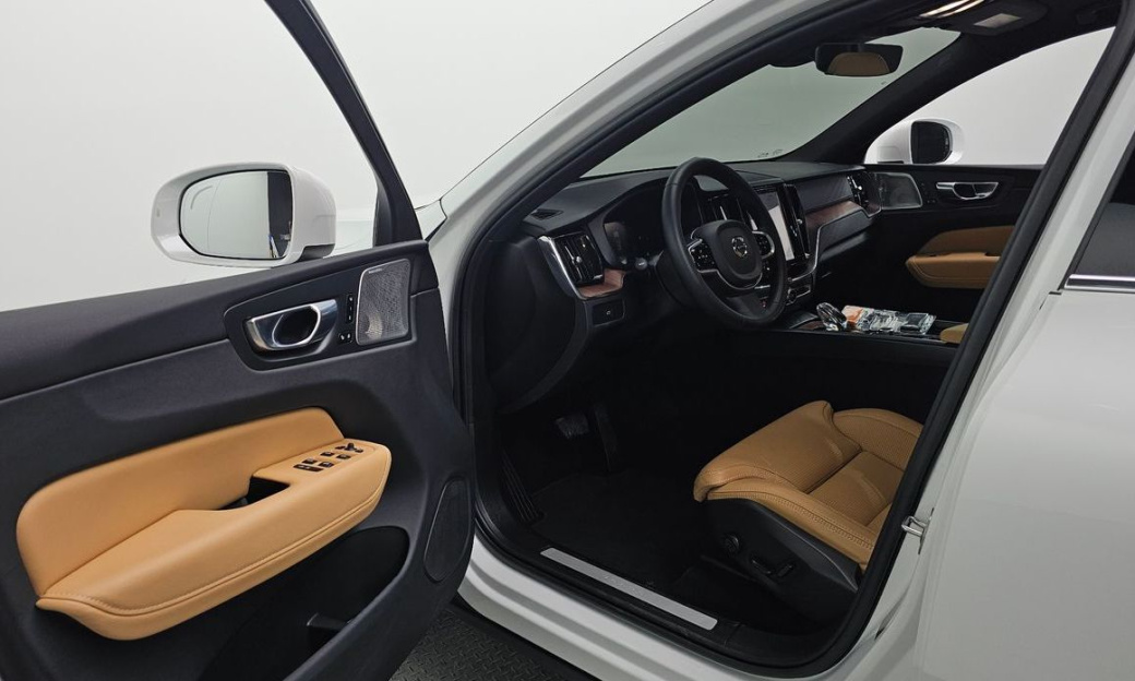 Volvo XC60 B6 Ultimate Bright, 2023