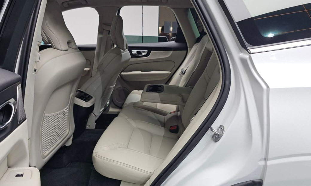 Volvo XC60 B5 Ultra Bright Air Sus, 2026