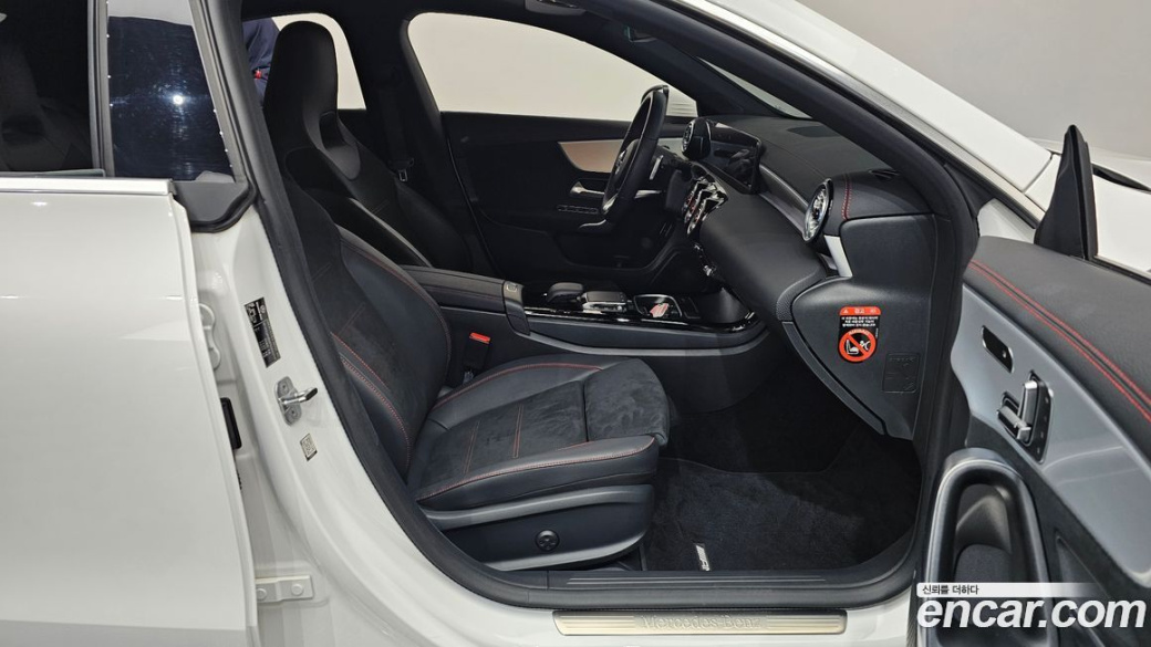 Mercedes-Benz CLA-Class CLA250 4MATIC, 2023