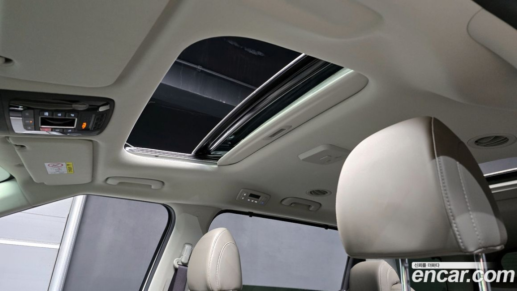Kia Carnival 9-Seater Signature, 2025